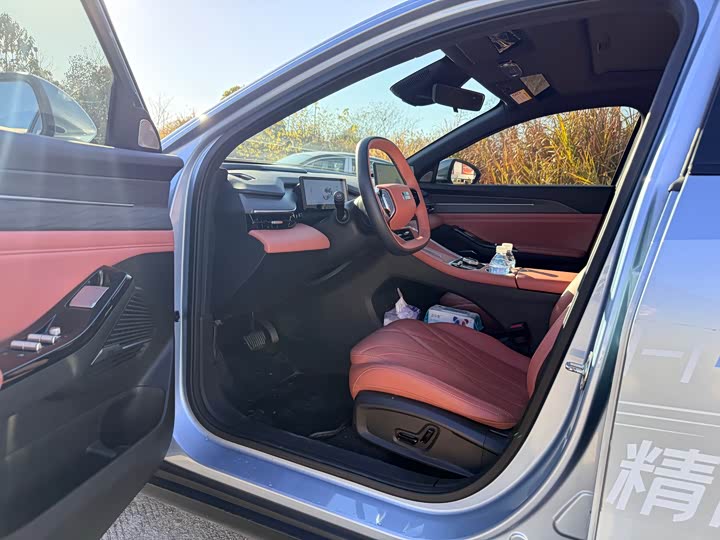 2025 Geely Galaxy L6