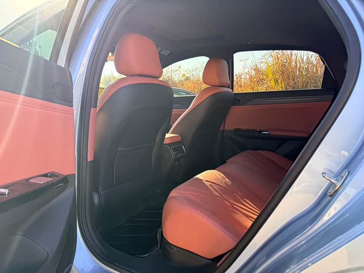 Geely Galaxy L6 2025 2025款 EM-i 140km 星舰版