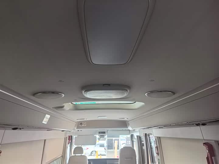 Hongqi Guoyue 2024 2024款 3.0T 旗舰版 17座