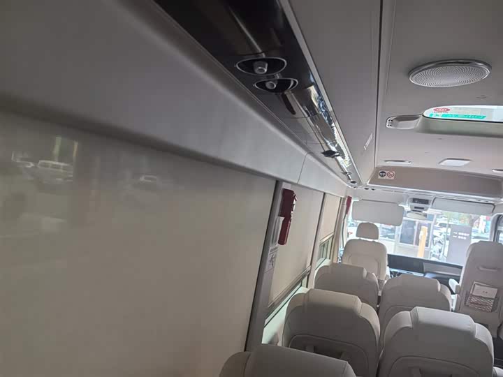 Hongqi Guoyue 2024 2024款 3.0T 旗舰版 17座