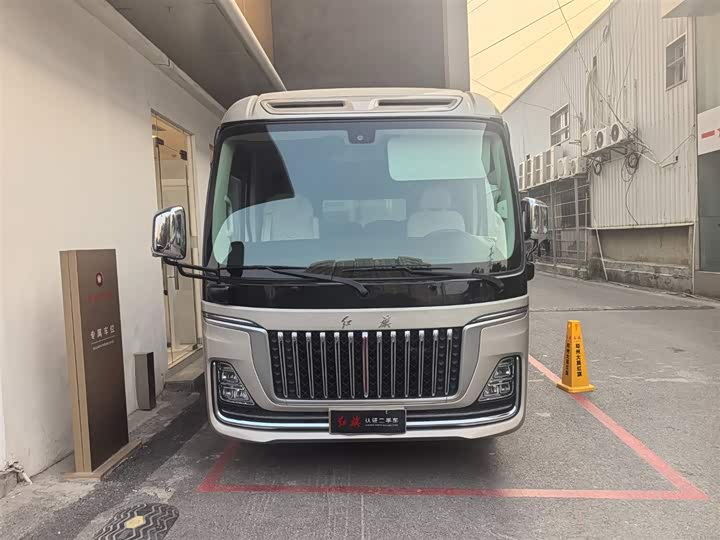 Hongqi Guoyue 2024 2024款 3.0T 旗舰版 17座