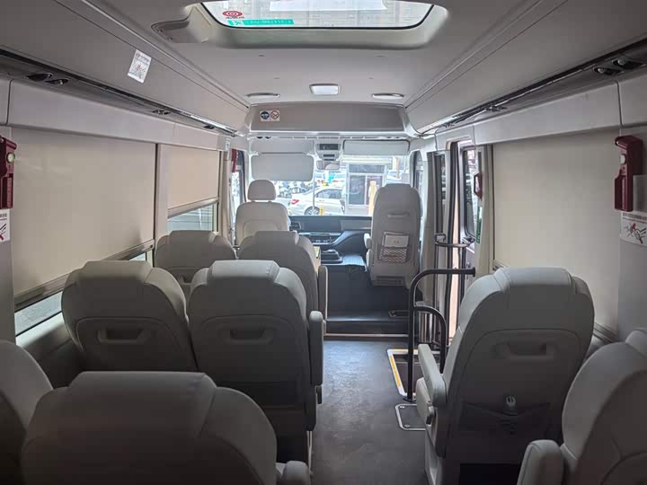 Hongqi Guoyue 2024 2024款 3.0T 旗舰版 17座