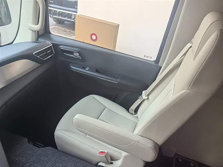 Hongqi Guoyue 2024 2024款 3.0T 旗舰版 17座