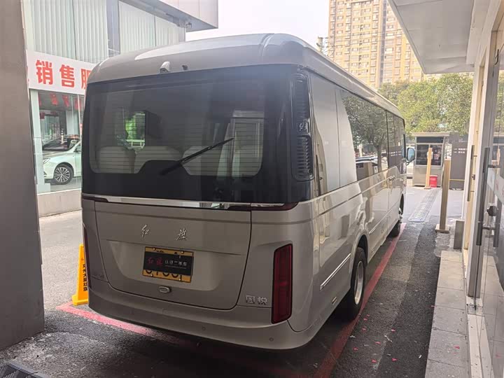 Hongqi Guoyue 2024 2024款 3.0T 旗舰版 17座