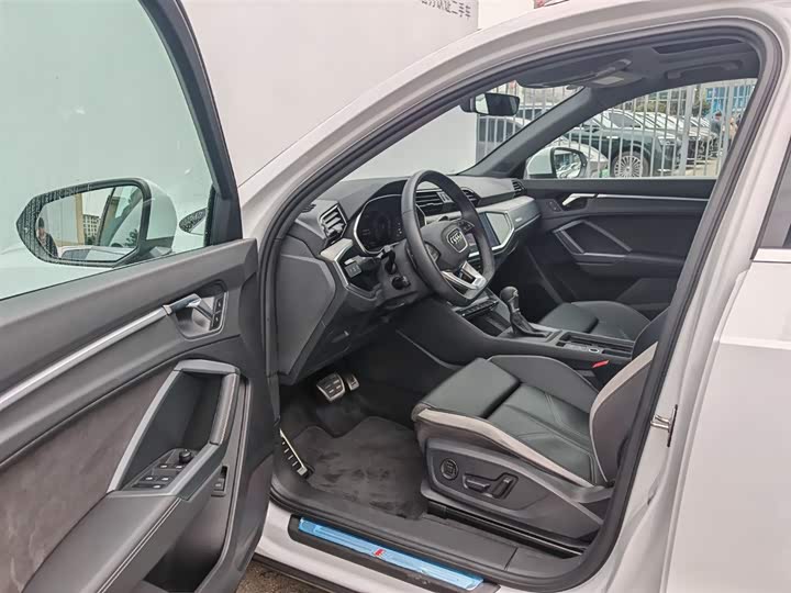 Audi Q3 2024 2024款 35 TFSI 时尚动感型