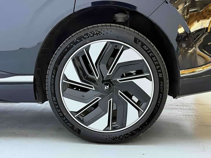 Dongfeng Yipai eπ 008 2025 2025款 210Ultra增程版 5座