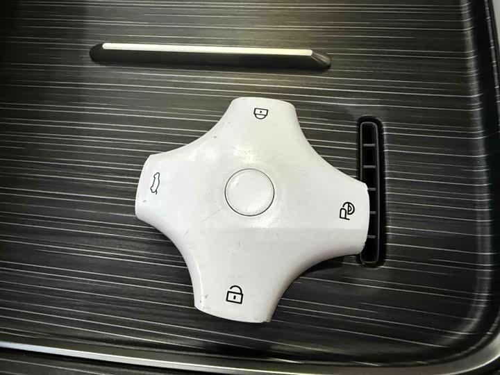 Dongfeng Yipai eπ 008 2025 2025款 210Ultra增程版 5座