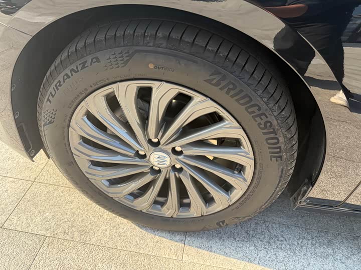 Buick LaCrosse 2025 2025款 28T 白金版