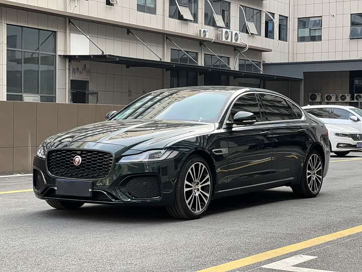 Jaguar XF L 2024 2024款 2.0T P250 两驱尊享豪华版