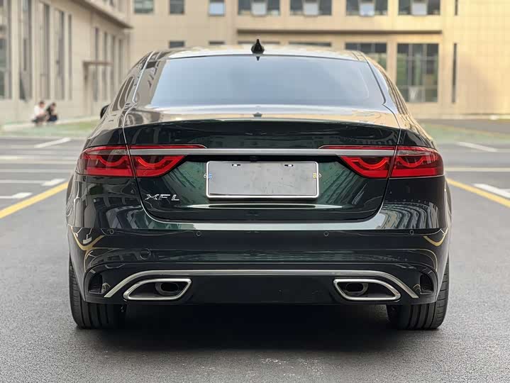 Jaguar XF L 2024 2024款 2.0T P250 两驱尊享豪华版