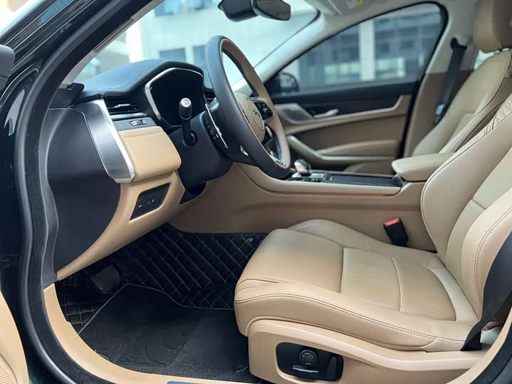 Jaguar XF L 2024 2024款 2.0T P250 两驱尊享豪华版