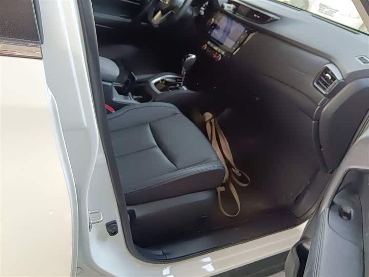 Nissan X-Trail 2023 2023款 经典 2.0L 两驱智联舒享版