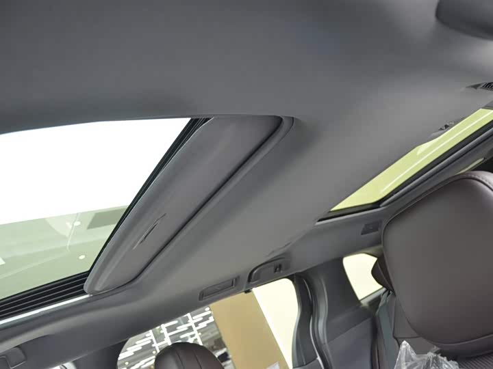 Toyota Granvia 2026 2026款 2.5L混动 尊贵PLUS四驱版