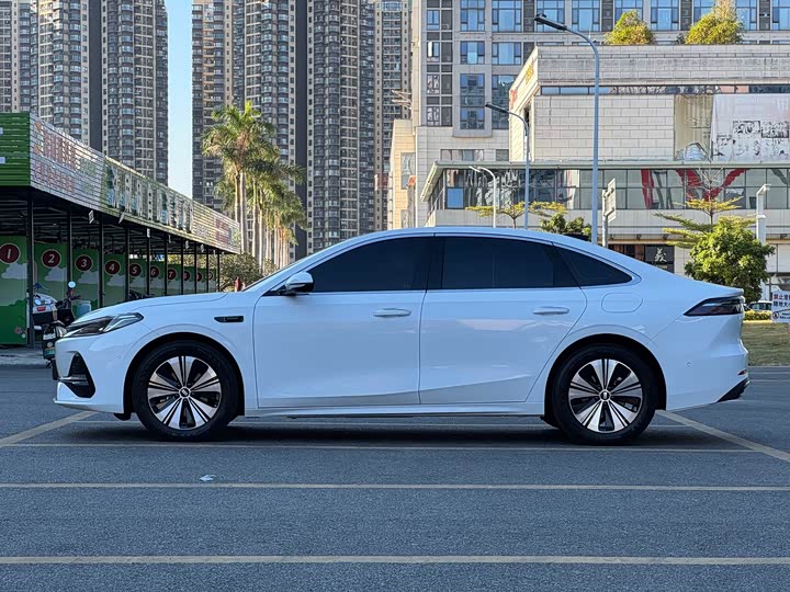 Geely Galaxy A7 2025 2025款 EM-i 150km 探索+版