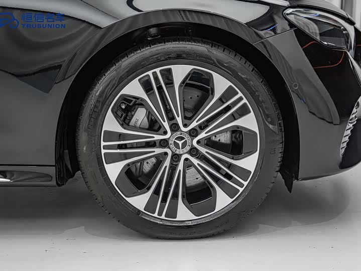 Mercedes-Benz E-Class Hybrid 2024 2024款 E 350 e L 插电式混合动力轿车