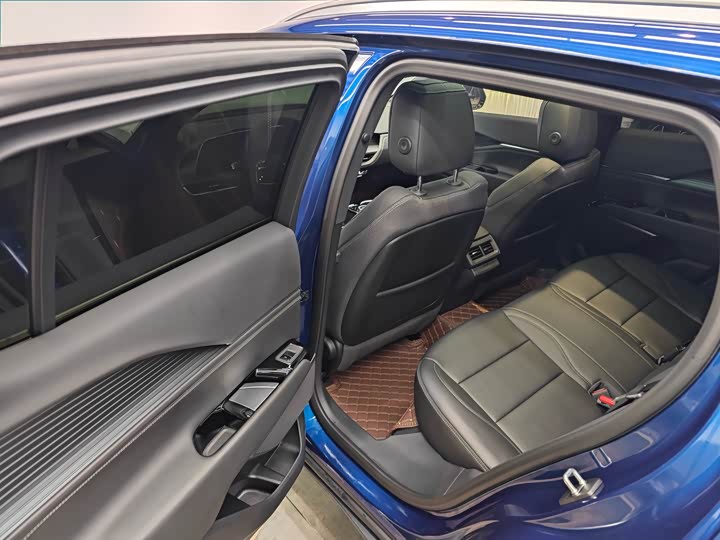 Cadillac GT4 2023 2023款 25T 风尚型