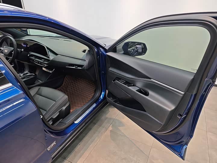 Cadillac GT4 2023 2023款 25T 风尚型