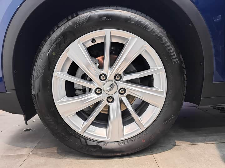 Cadillac GT4 2023 2023款 25T 风尚型