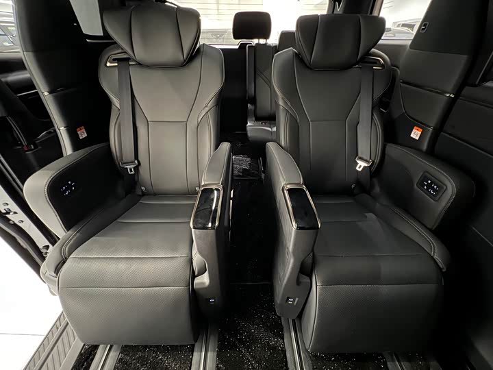 Toyota Alphard 2025 2025款 双擎 2.5L 尊贵黄金版