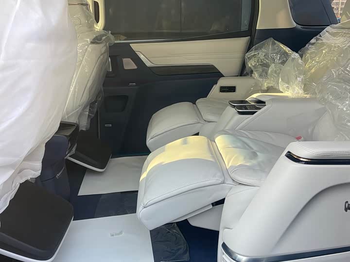 Buick GL8 Century 2025 2025款 2.0T 七座蕴世版