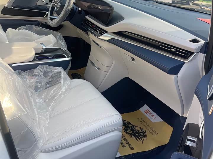 Buick GL8 Century 2025 2025款 2.0T 七座蕴世版