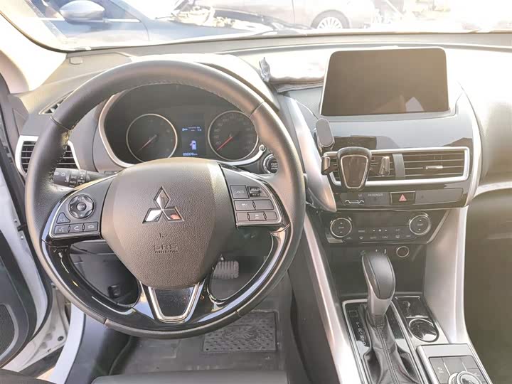 Mitsubishi Eclipse Cross 2021 2021款 1.5T CVT两驱信念版