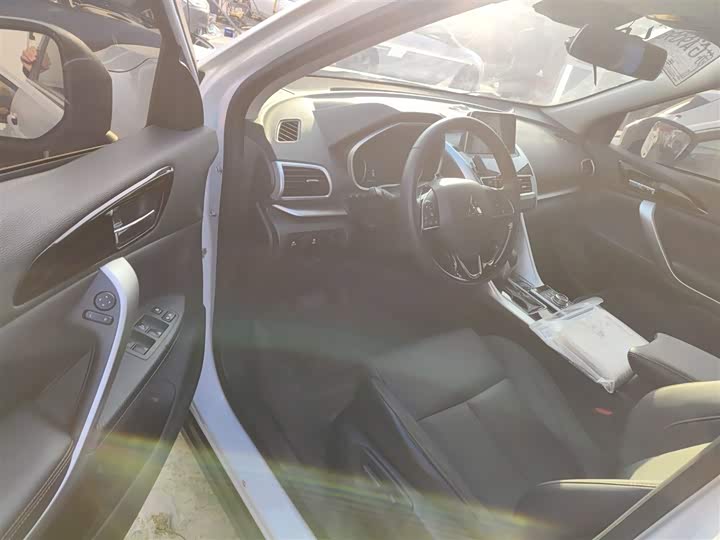 Mitsubishi Eclipse Cross 2021 2021款 1.5T CVT两驱信念版