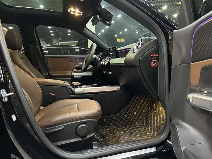 Mercedes-Benz GLB-Class 2024 2024款 改款 GLB 220 动感型