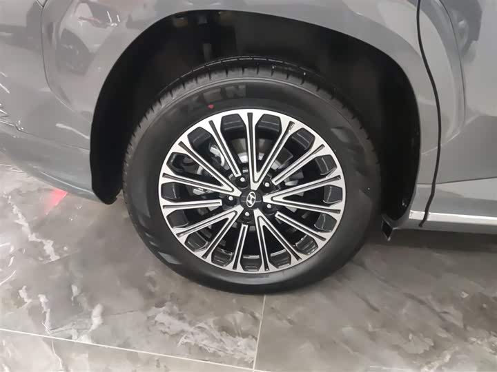 Hyundai Custo 2024 2024款 270TGDi LUX 尊贵版