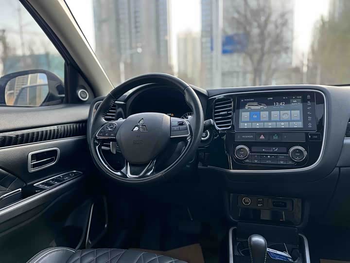 Mitsubishi Outlander 2021 2021款 2.4L 四驱曜动版 5座