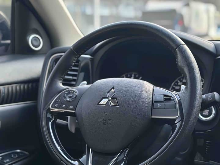 Mitsubishi Outlander 2021 2021款 2.4L 四驱曜动版 5座