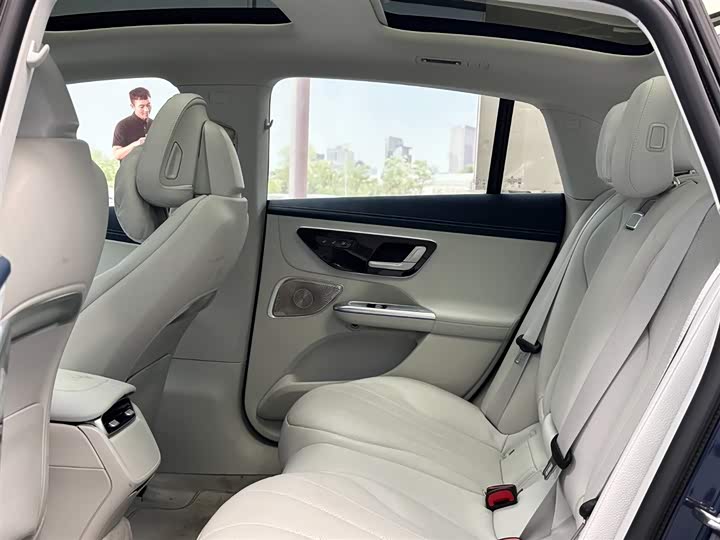 Mercedes-Benz EQE 2025 2025款 500 4MATIC 豪华版