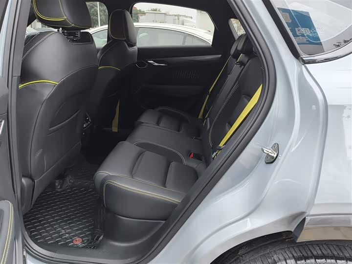 Geely Tugella S 2021 2021款 2.0TD 自动两驱闪电版