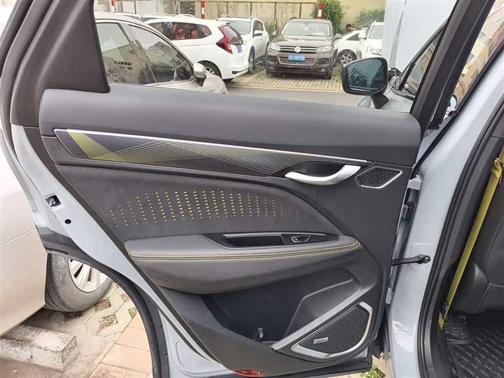 Geely Tugella S 2021 2021款 2.0TD 自动两驱闪电版