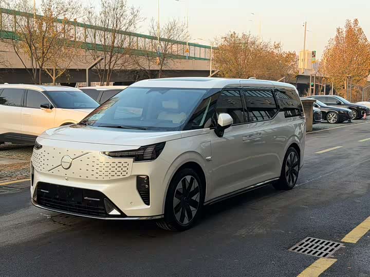 Volvo EM90 2025 2025款 Ultra 六座