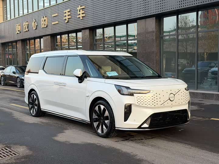 Volvo EM90 2025 2025款 Ultra 六座