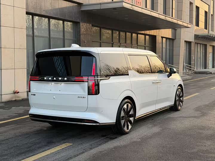 Volvo EM90 2025 2025款 Ultra 六座