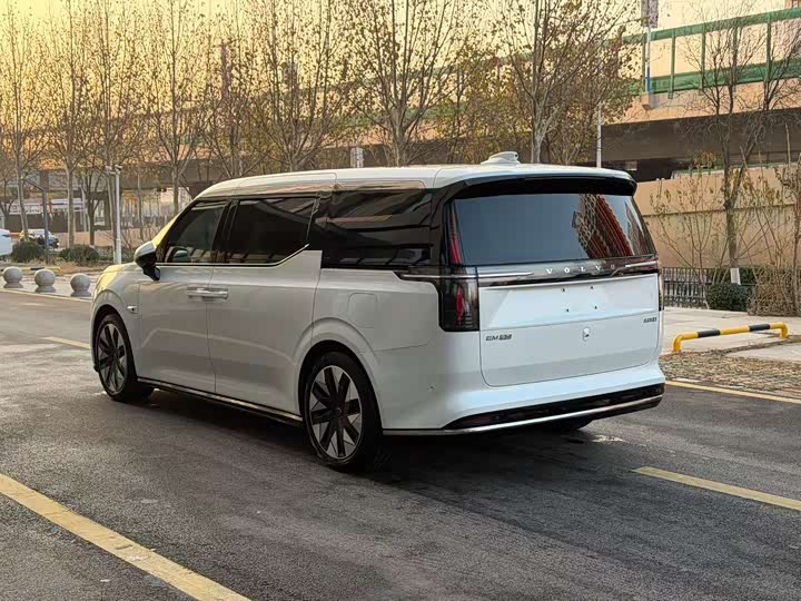 Volvo EM90 2025 2025款 Ultra 六座