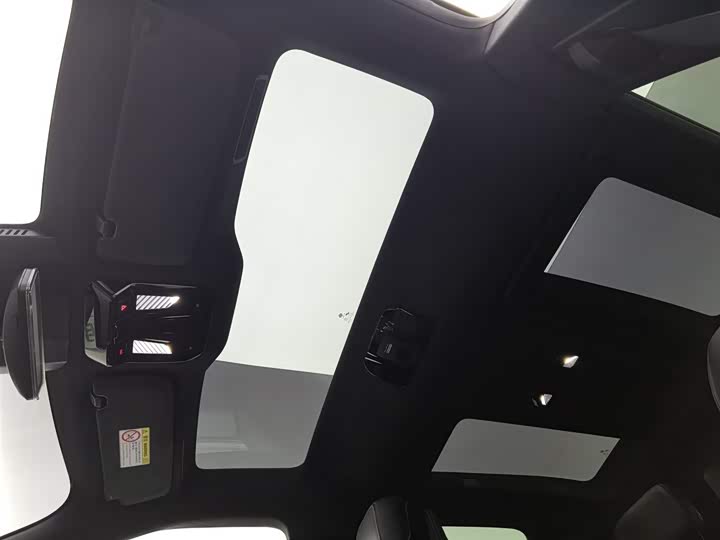 HiPhi Y 2023 2023款 765km 旗舰版