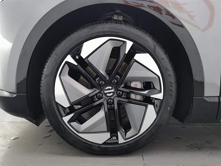 HiPhi Y 2023 2023款 765km 旗舰版