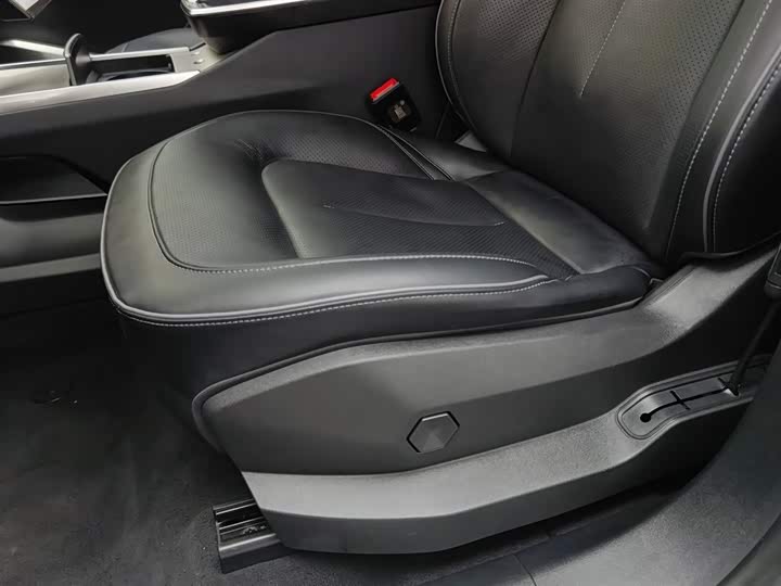 HiPhi Y 2023 2023款 765km 旗舰版