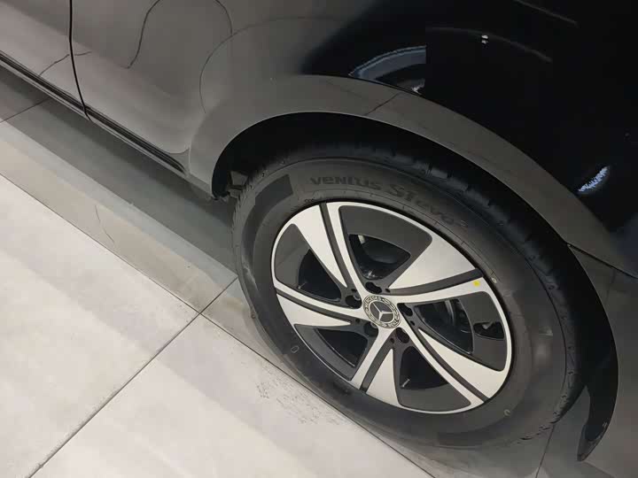 Mercedes-Benz V-Class 2024 2024款 V 300 L 长轴距豪华版