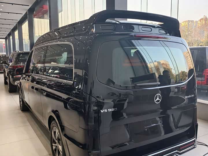 Mercedes-Benz V-Class 2024 2024款 V 300 L 长轴距豪华版