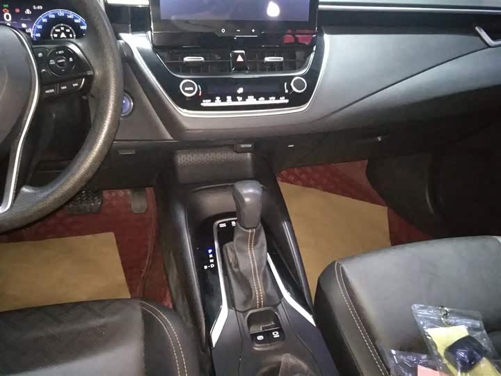 Toyota Levin 2023 2023款 智能电混双擎 1.8L 运动版