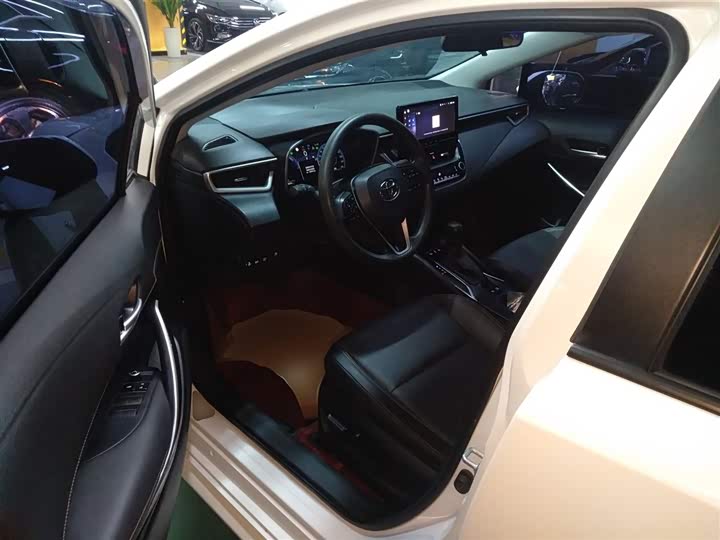 Toyota Levin 2023 2023款 智能电混双擎 1.8L 运动版