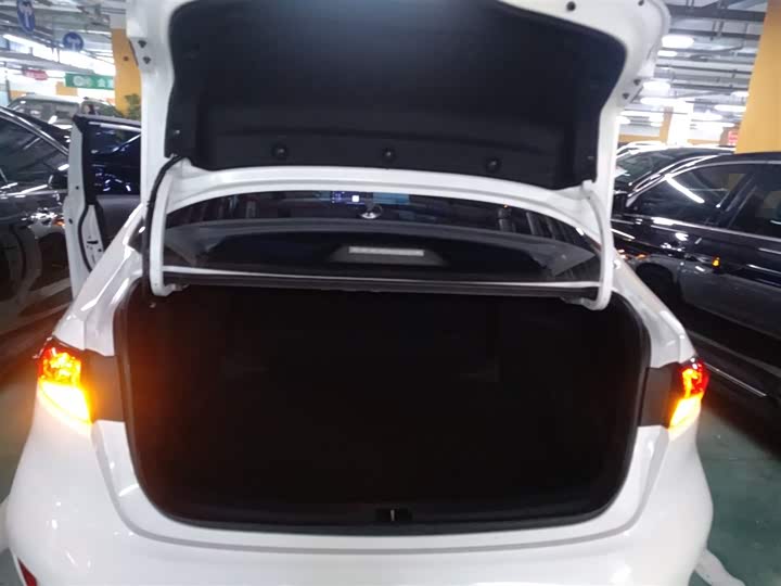 Toyota Levin 2023 2023款 智能电混双擎 1.8L 运动版