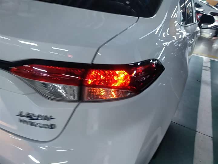 Toyota Levin 2023 2023款 智能电混双擎 1.8L 运动版