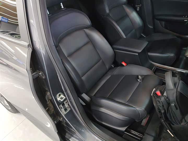 MG Motor 4 EV 2023 2023款 415km 出海冠军版