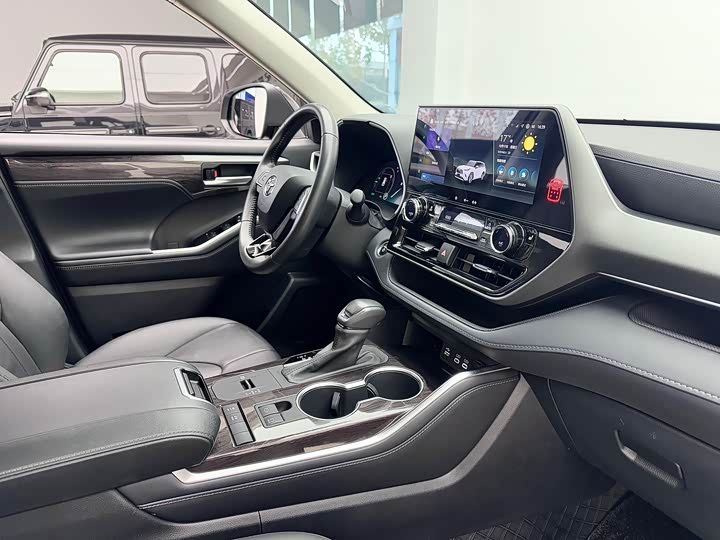 Toyota Highlander 2024 2024款 2.5L智能电混双擎两驱尊贵版 7座