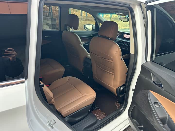 Buick GL6 2021 2021款 323T 轻混动互联豪华型